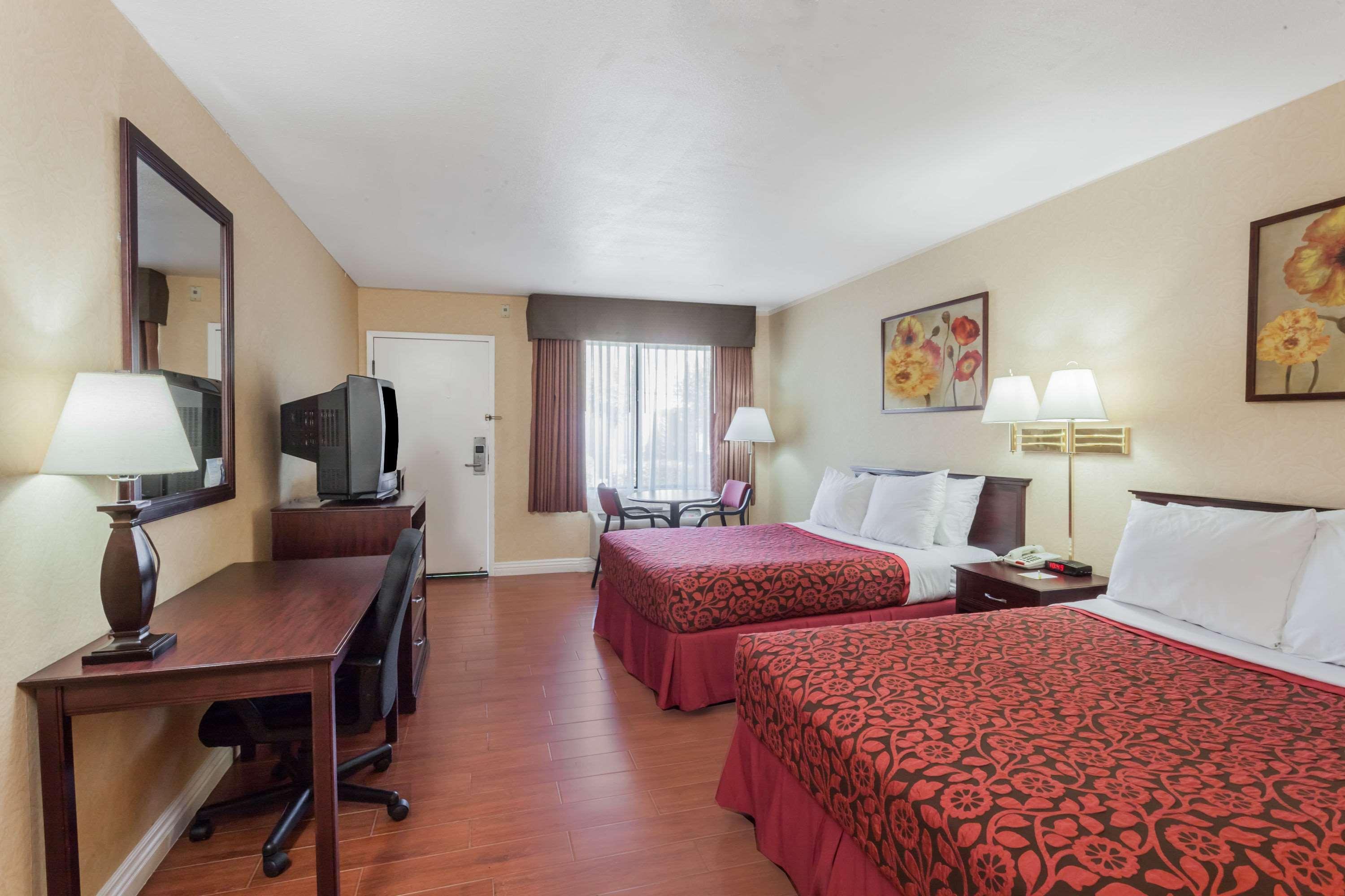Hospitality Inn San Bernardino Bagian luar foto