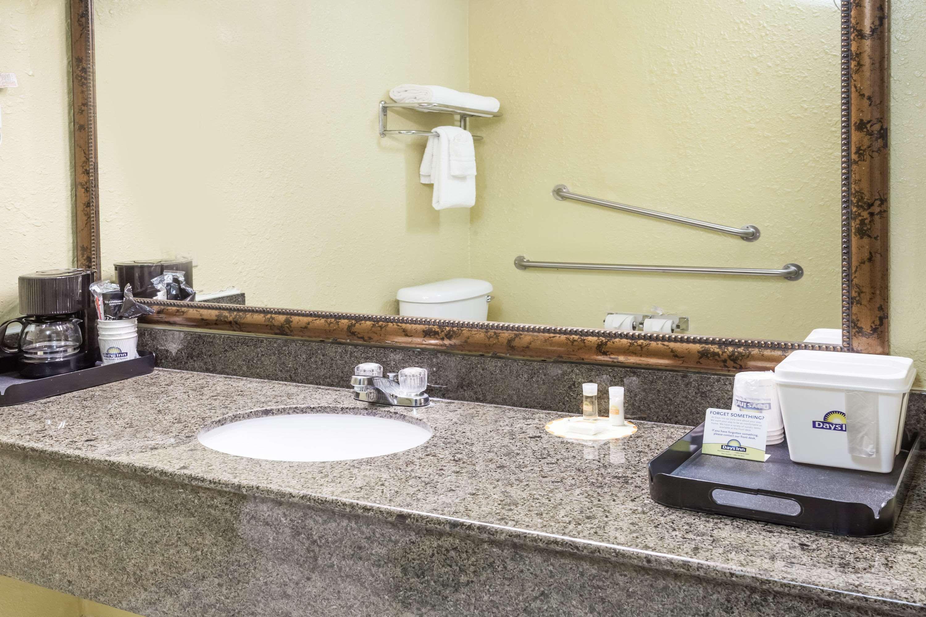 Hospitality Inn San Bernardino Bagian luar foto