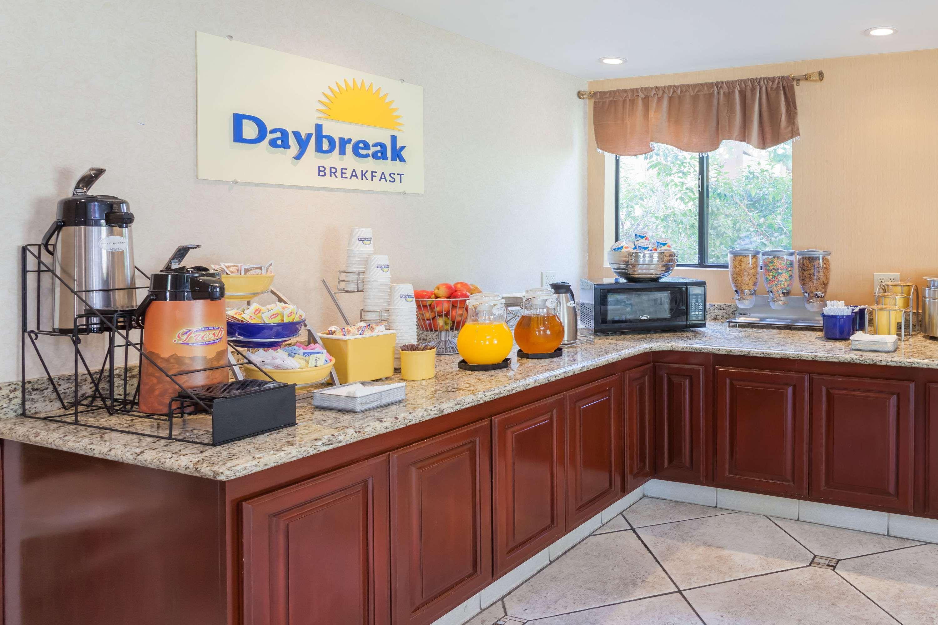 Hospitality Inn San Bernardino Bagian luar foto