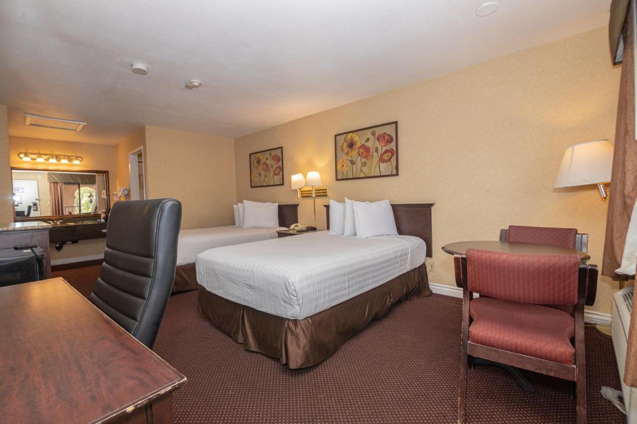 Hospitality Inn San Bernardino Bagian luar foto