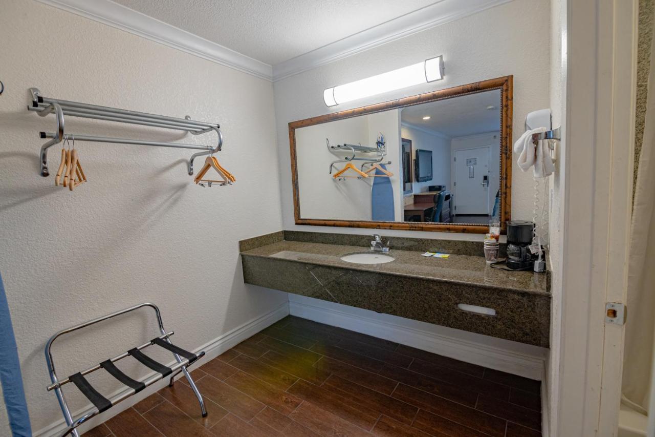 Hospitality Inn San Bernardino Bagian luar foto