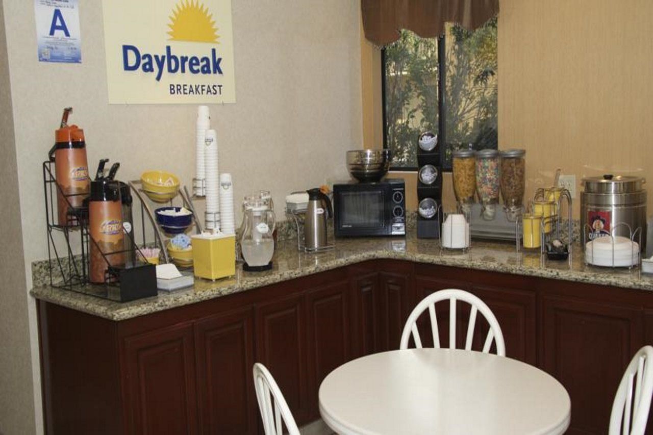 Hospitality Inn San Bernardino Bagian luar foto