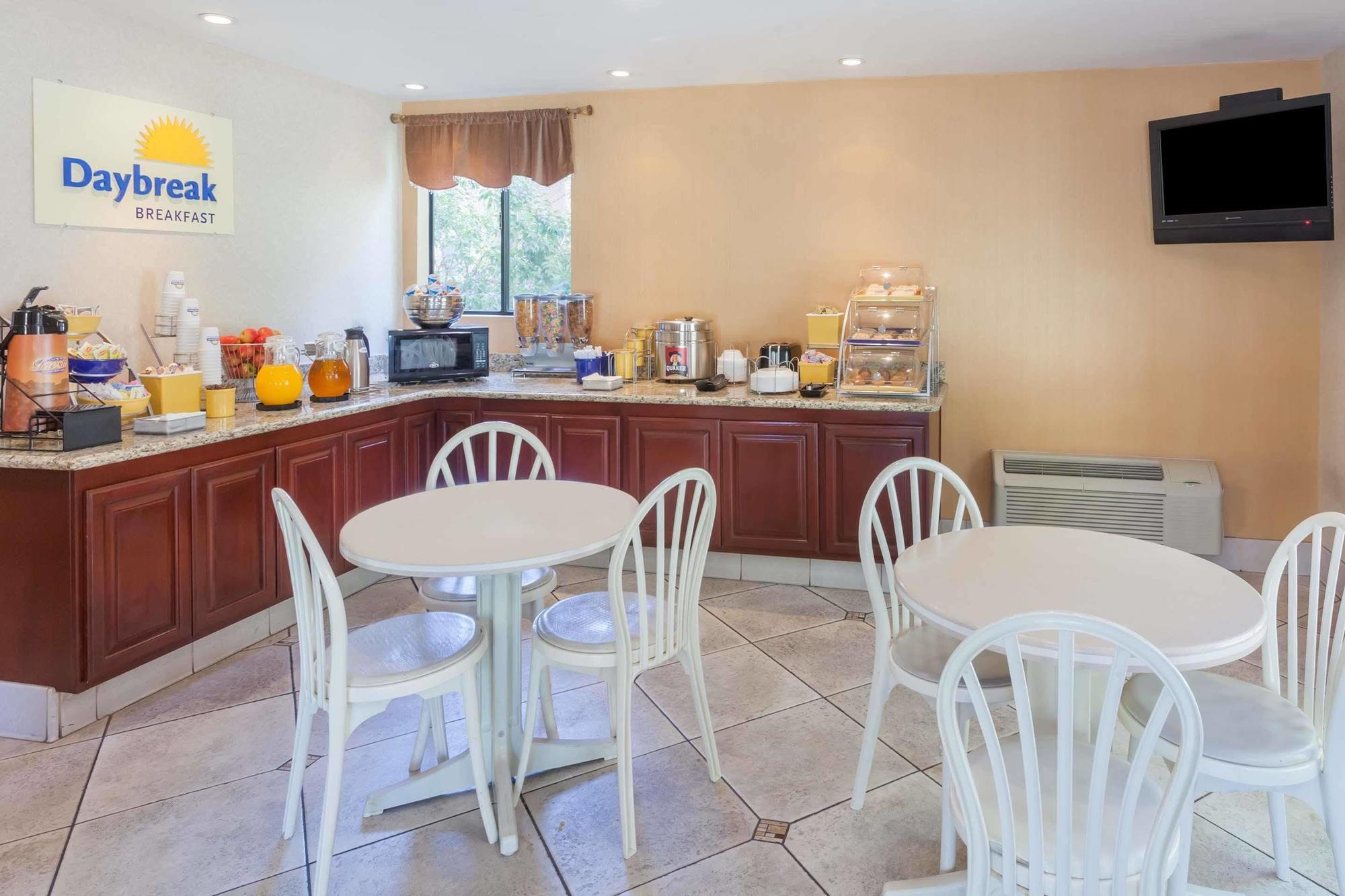 Hospitality Inn San Bernardino Bagian luar foto